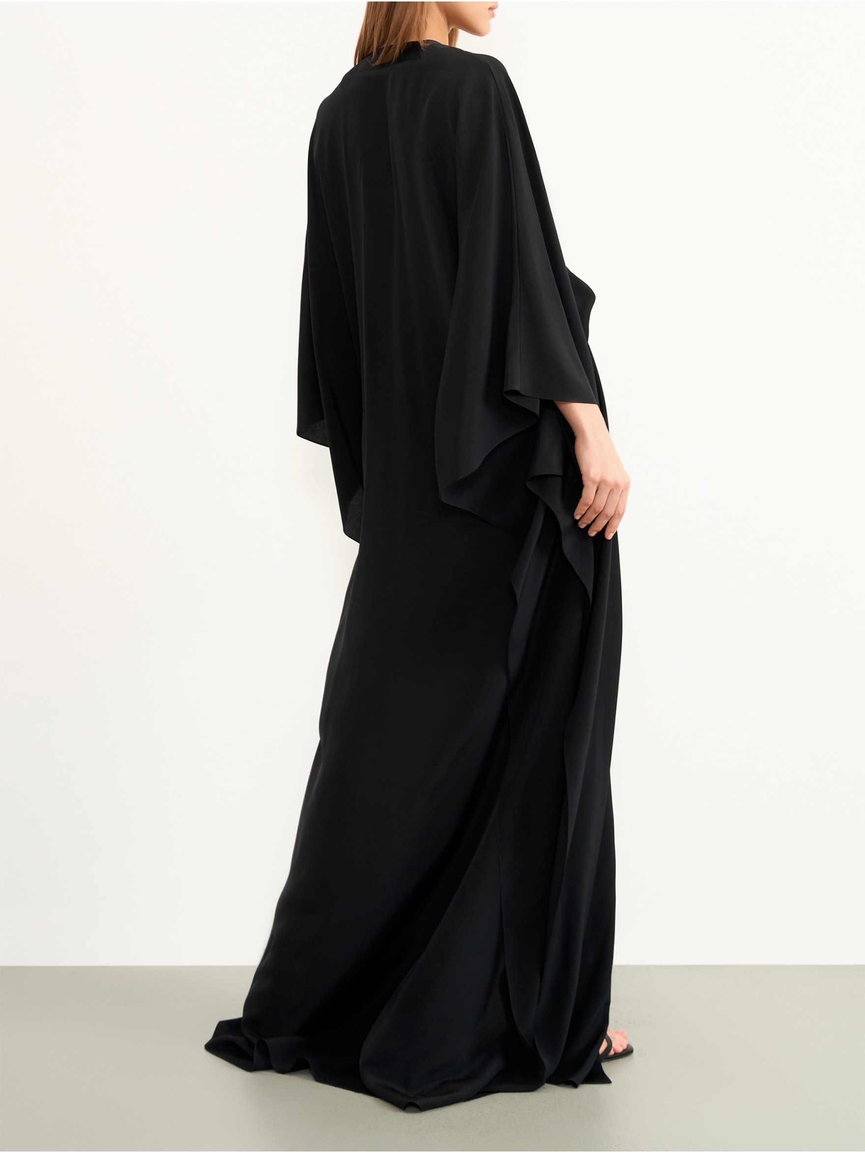 Платье макси кафтан из крепдешина и атласа