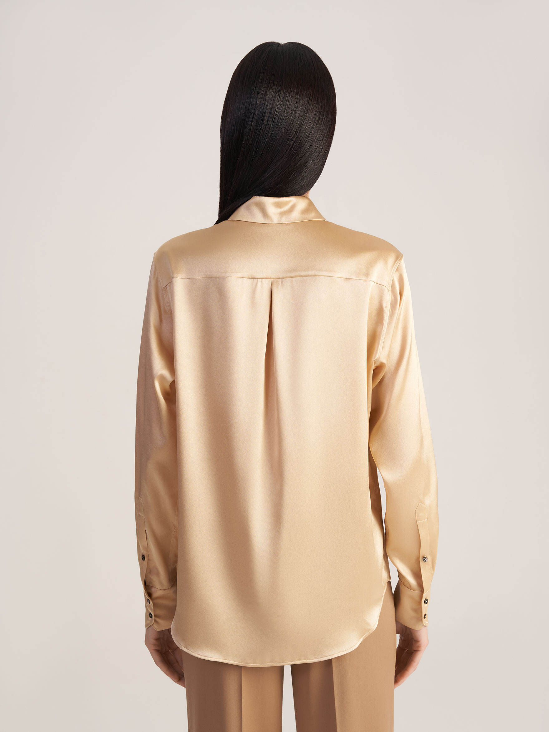 Рубашка из атласного шелка