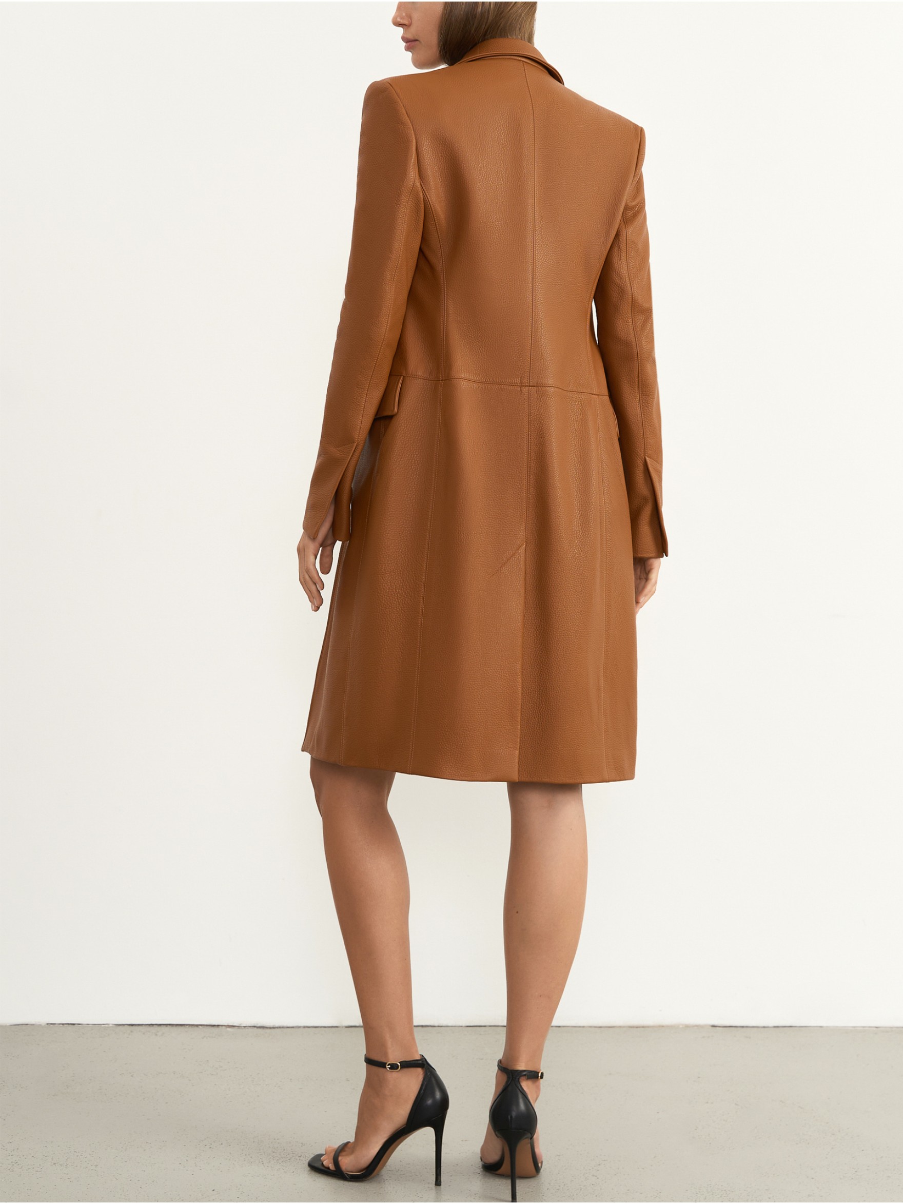 Пальто из кожи оленя