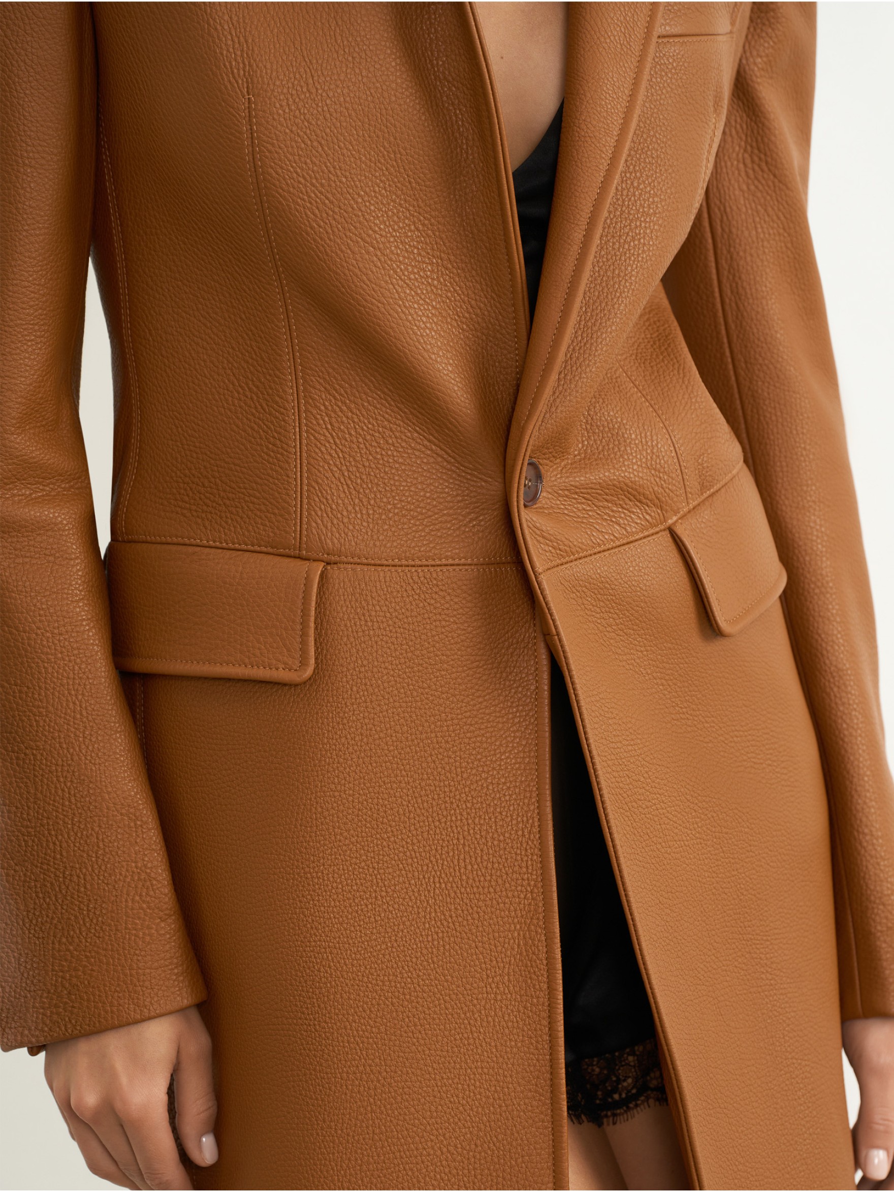 Пальто из кожи оленя