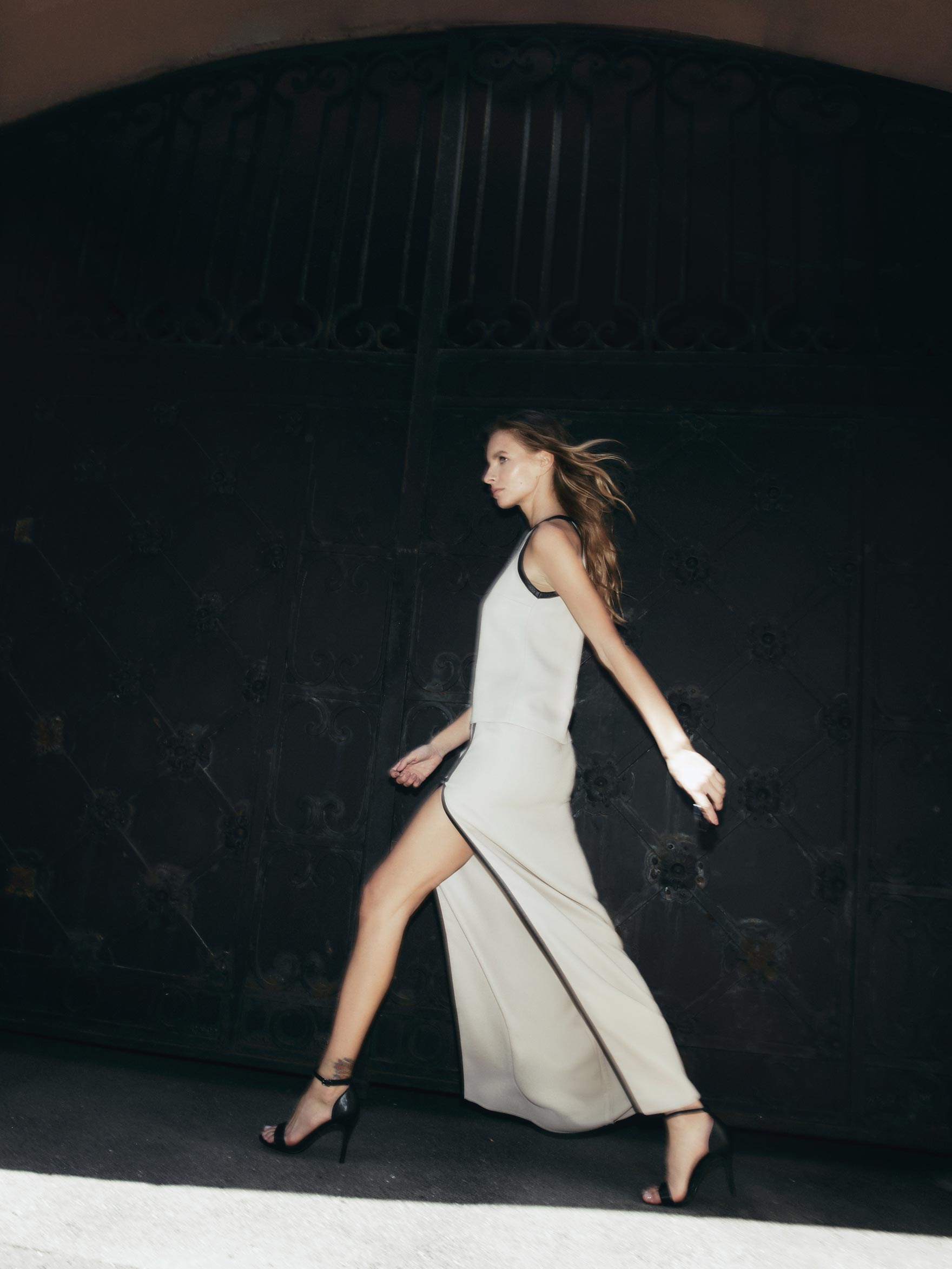 Юбка макси с отделкой из кожи